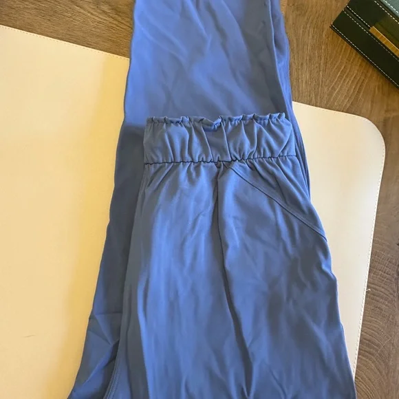 Lululemon Athletica Blue Crop Pant size 6 - Picture 2 of 5